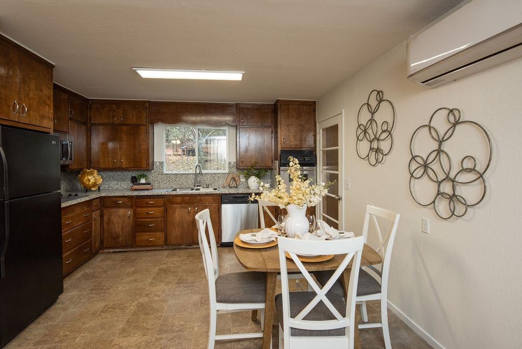 1055 Hidden Valley Road