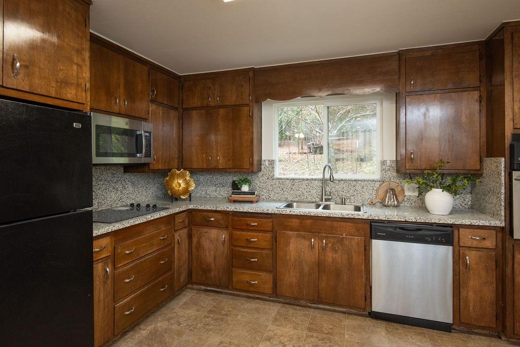 1055 Hidden Valley Road