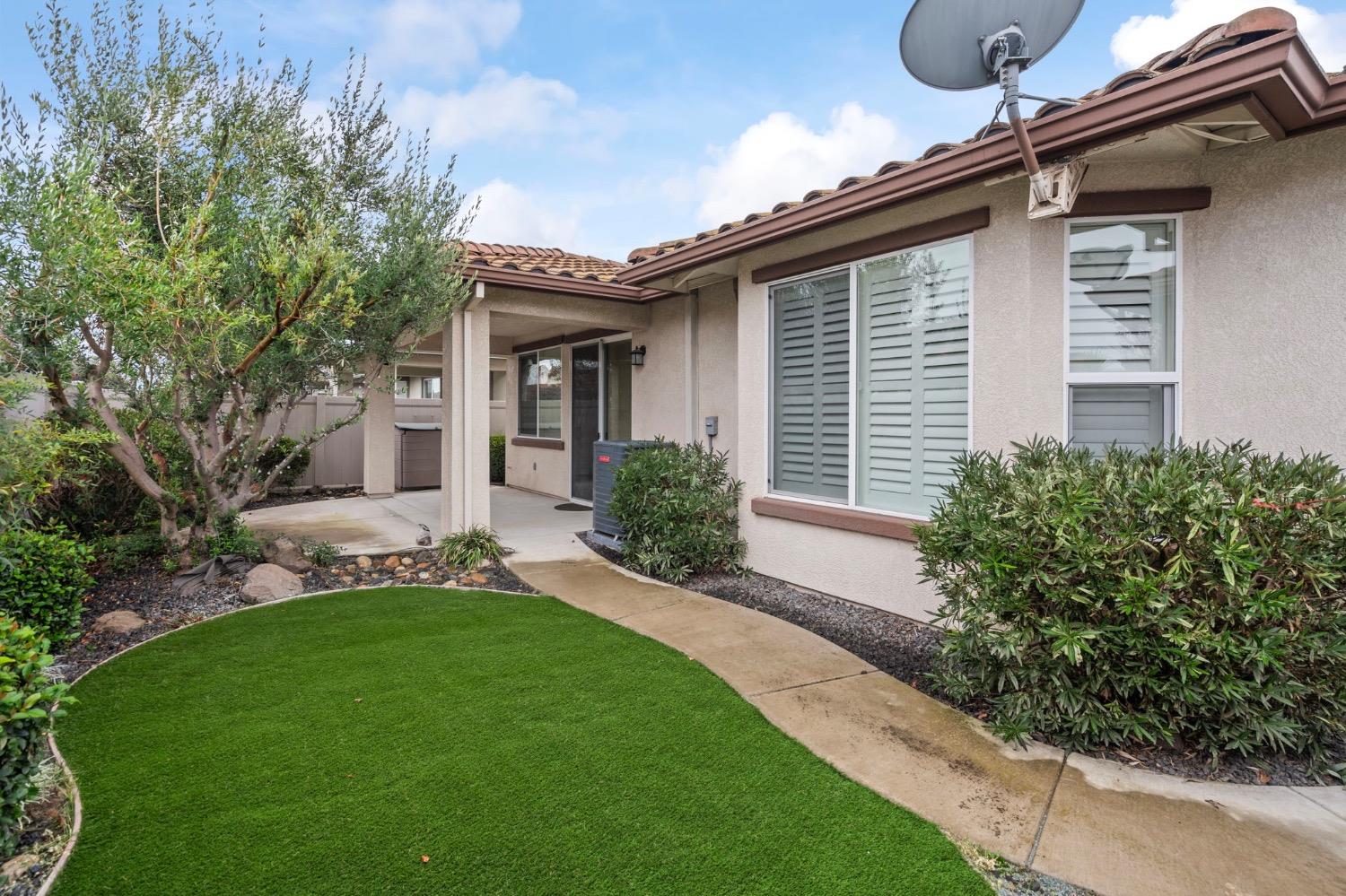 1557 Maple Valley Street