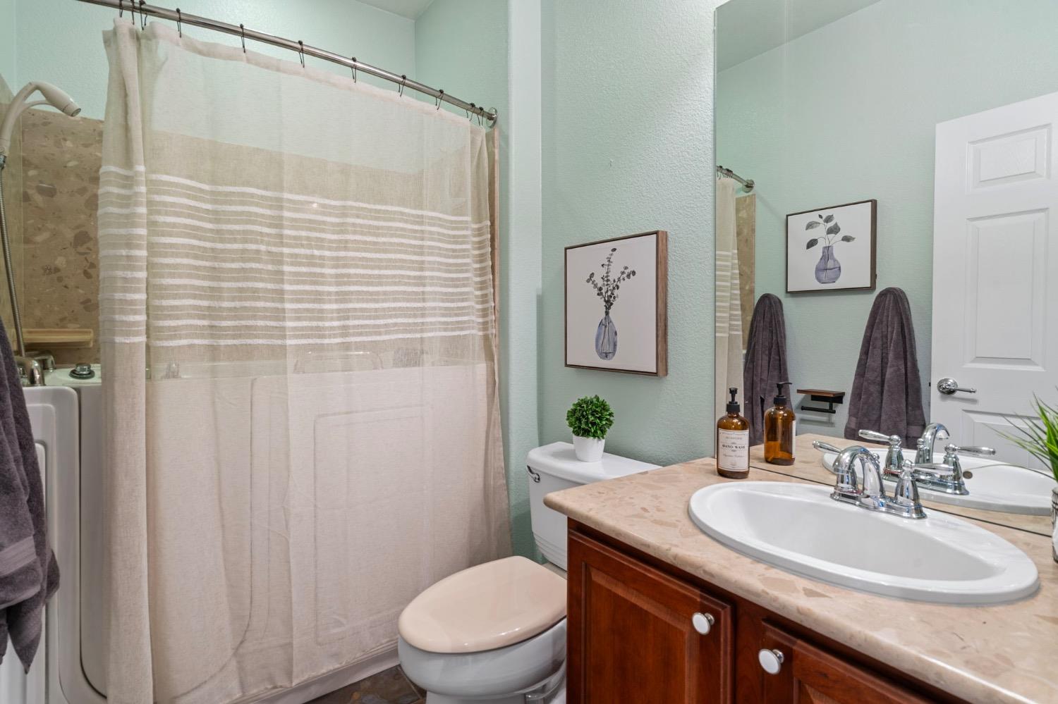 1557 Maple Valley Street