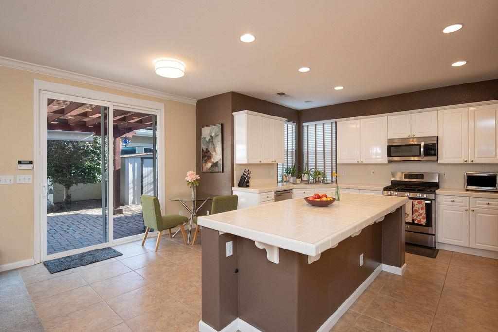 631 Valley View Drive