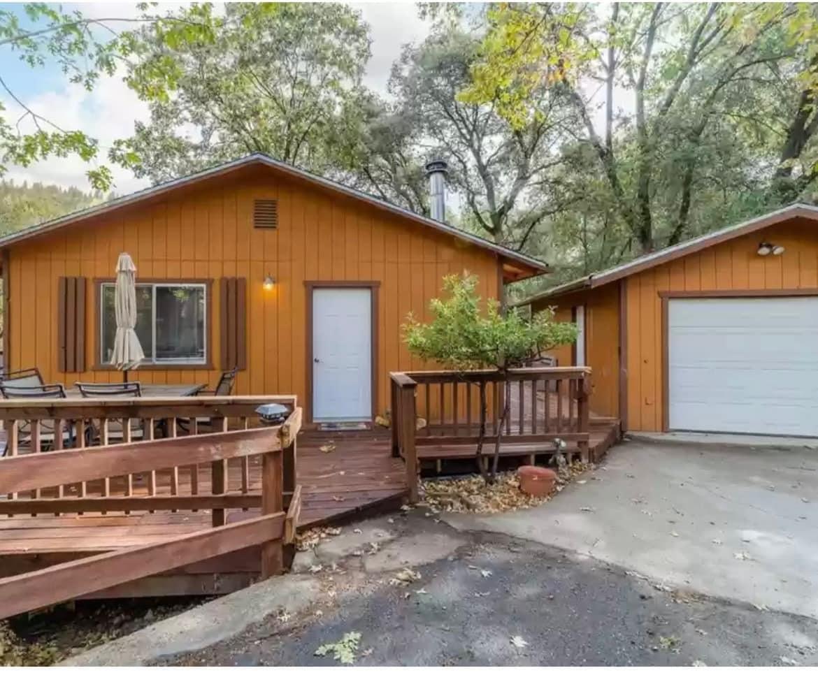 21461 Green Oaks Court