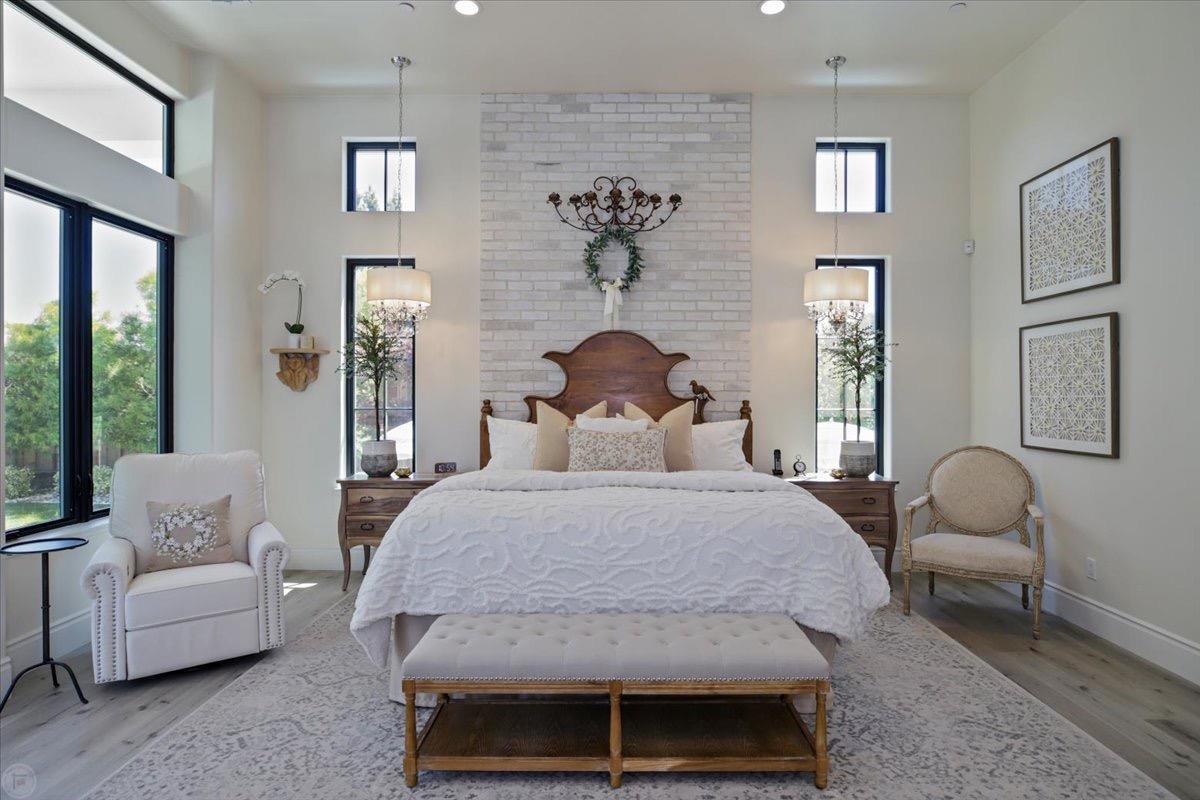 10825 Goldsborough Circle