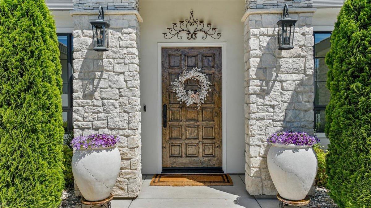 10825 Goldsborough Circle