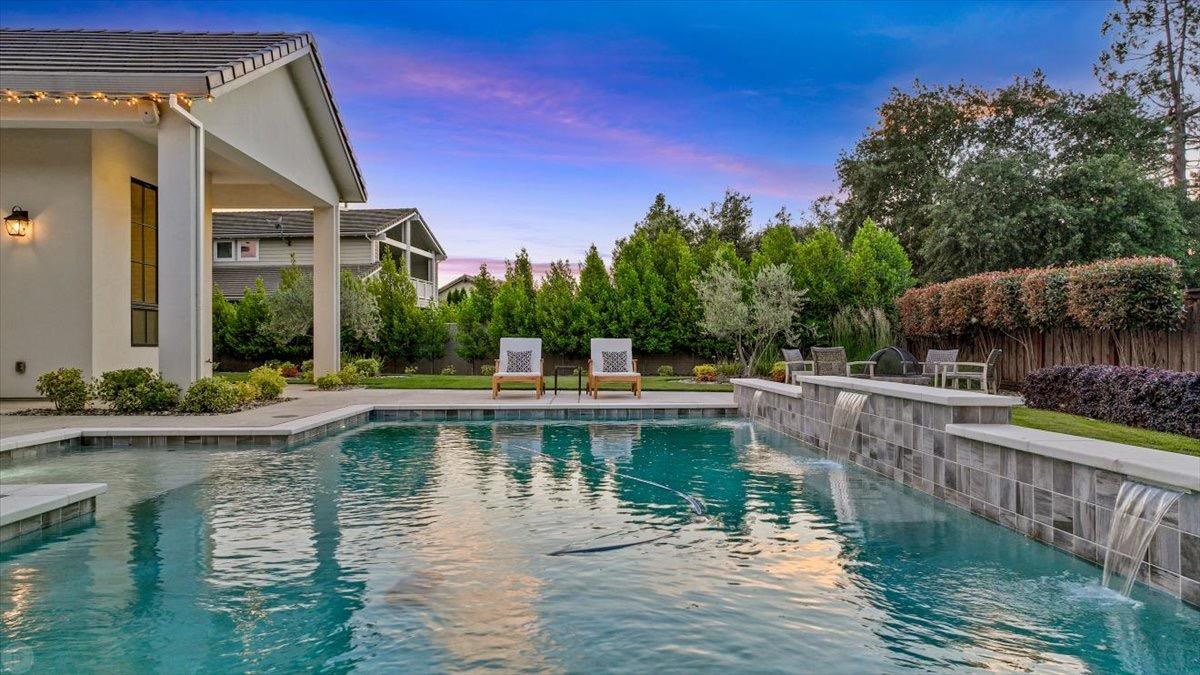 10825 Goldsborough Circle