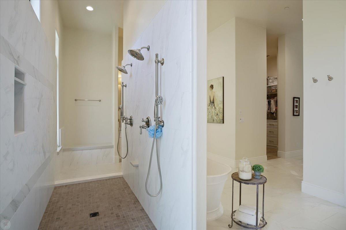 10825 Goldsborough Circle