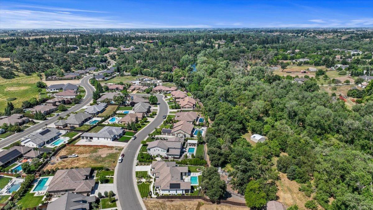 10825 Goldsborough Circle