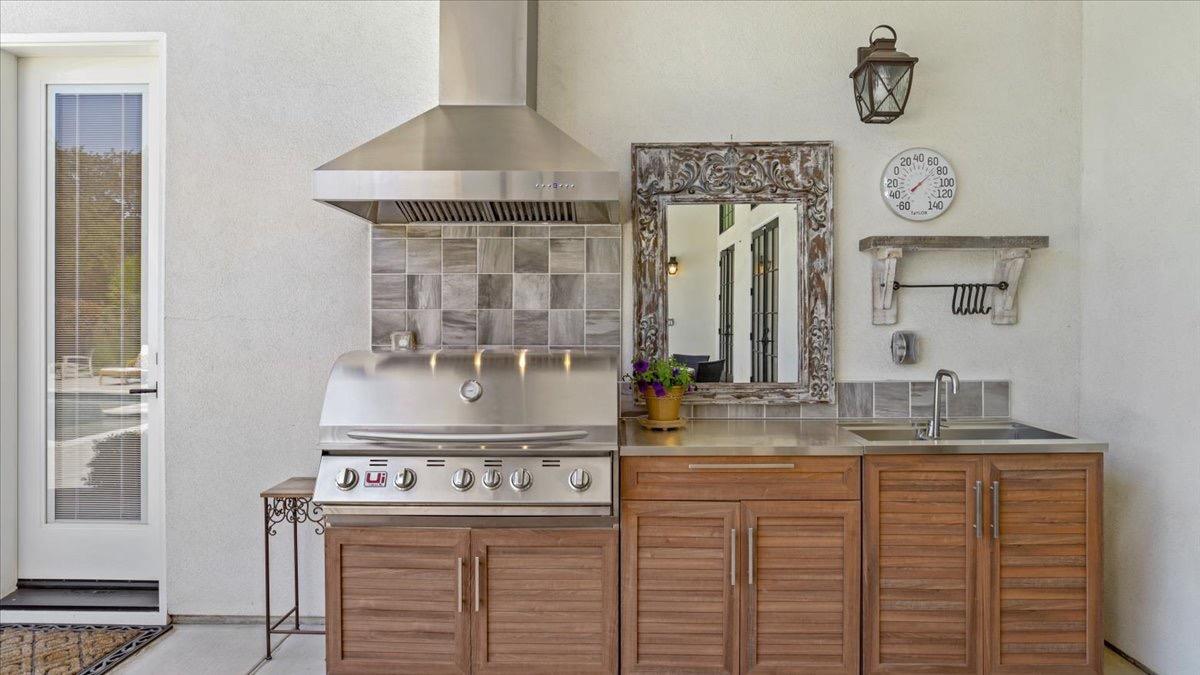 10825 Goldsborough Circle