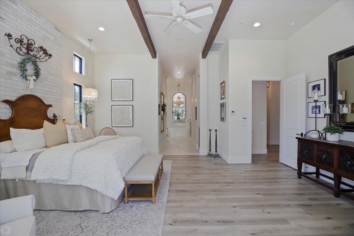 10825 Goldsborough Circle