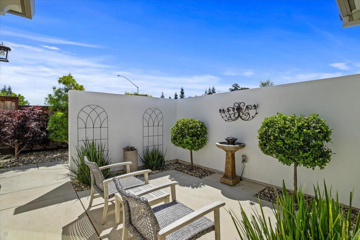 10825 Goldsborough Circle