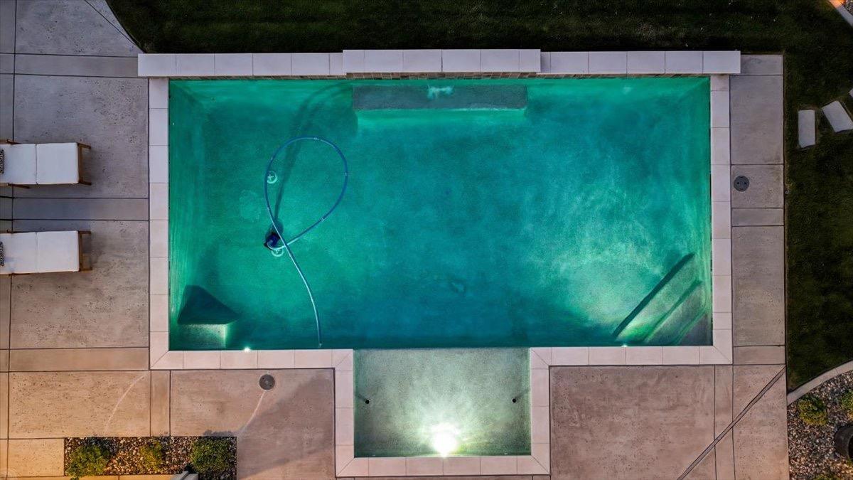 10825 Goldsborough Circle