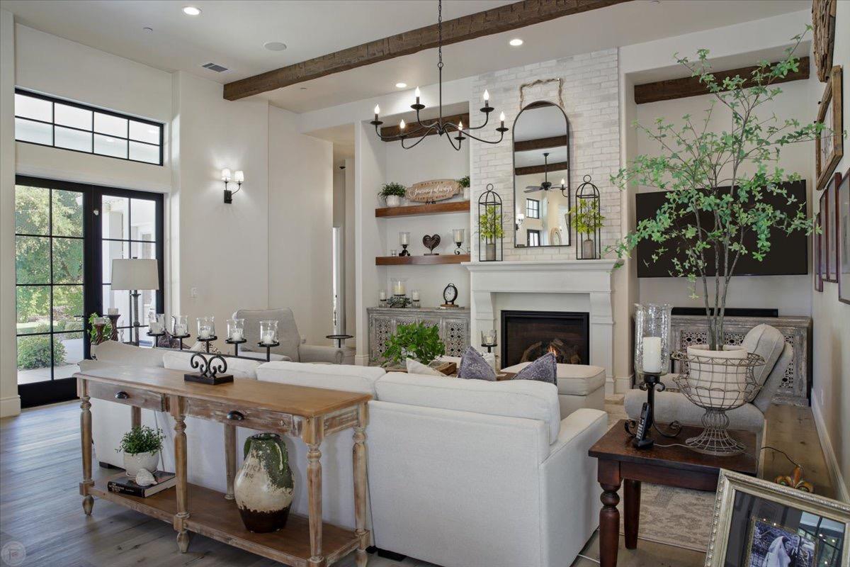 10825 Goldsborough Circle