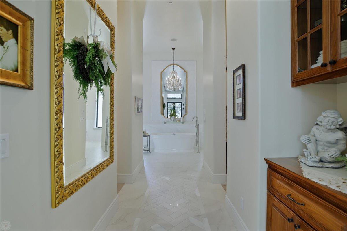 10825 Goldsborough Circle