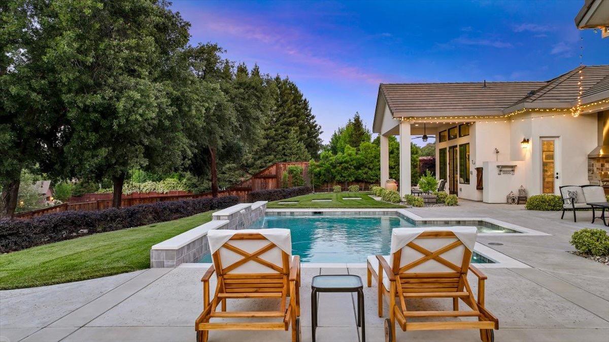 10825 Goldsborough Circle