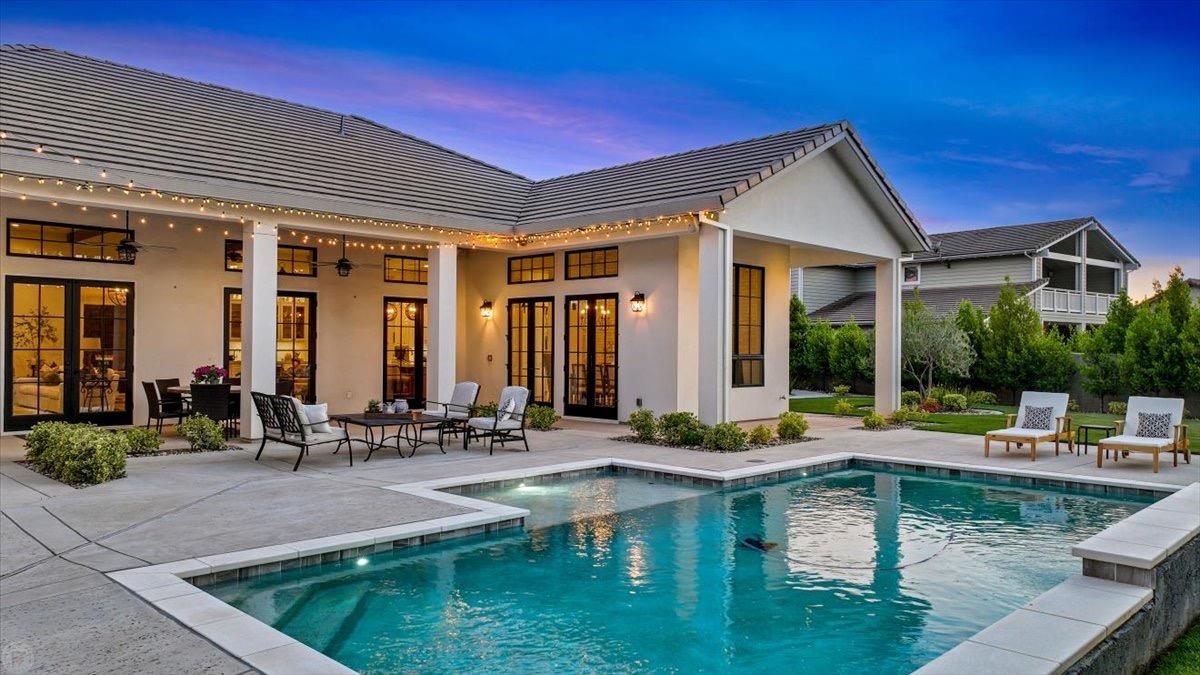 10825 Goldsborough Circle