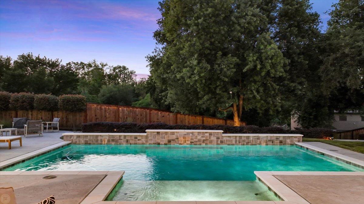 10825 Goldsborough Circle