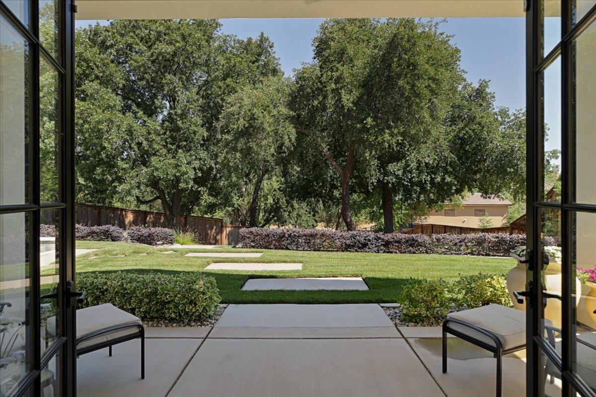 10825 Goldsborough Circle