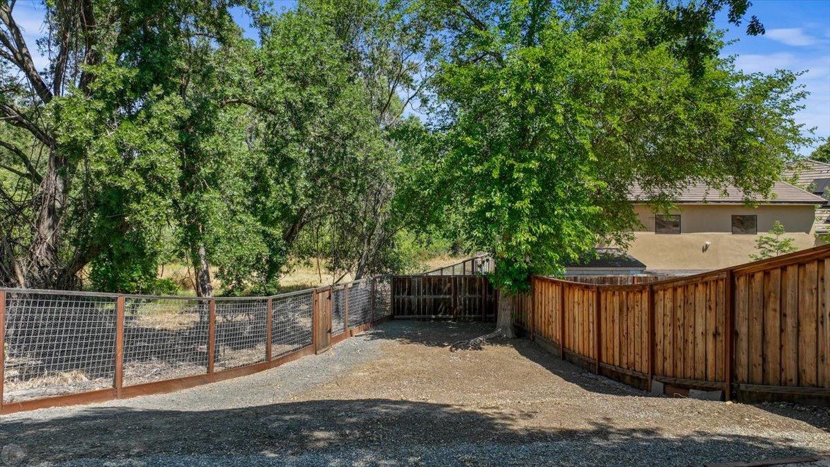 10825 Goldsborough Circle