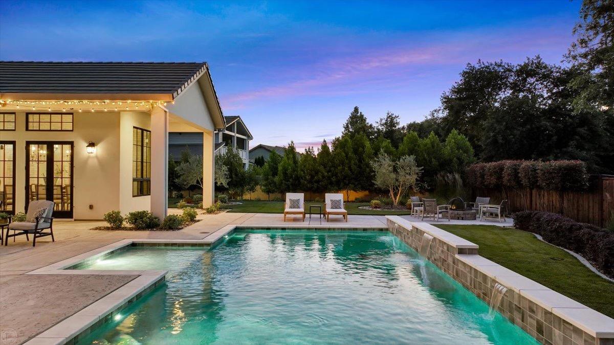 10825 Goldsborough Circle