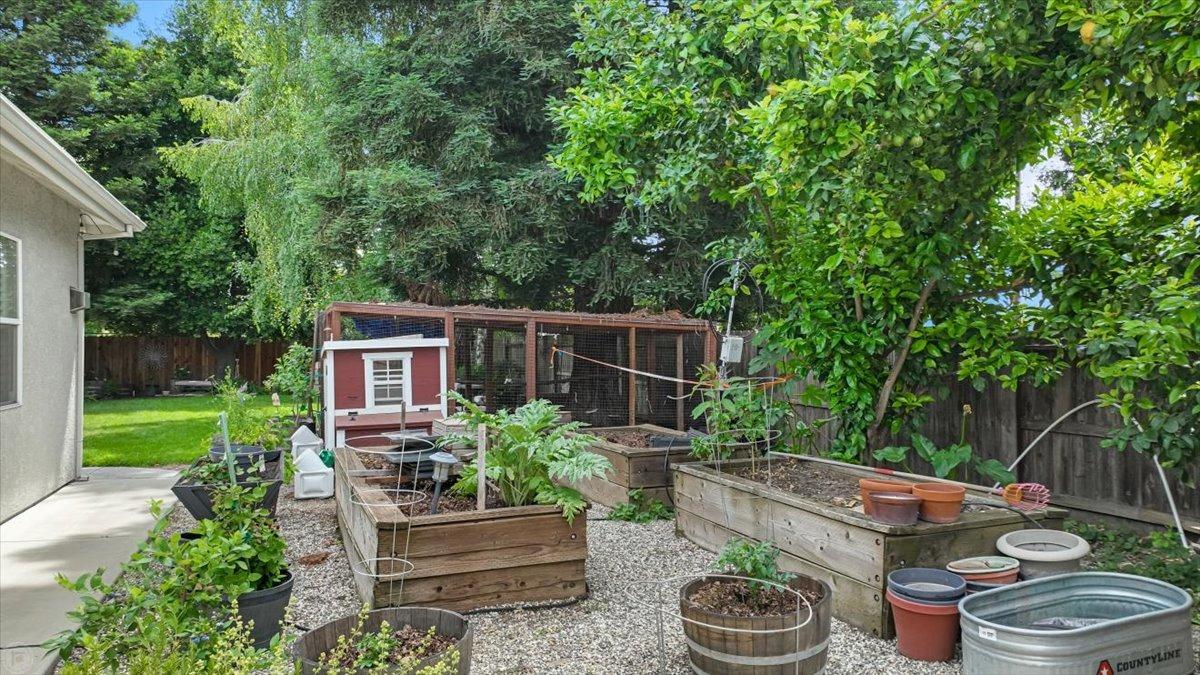 9906 Country Oak Court