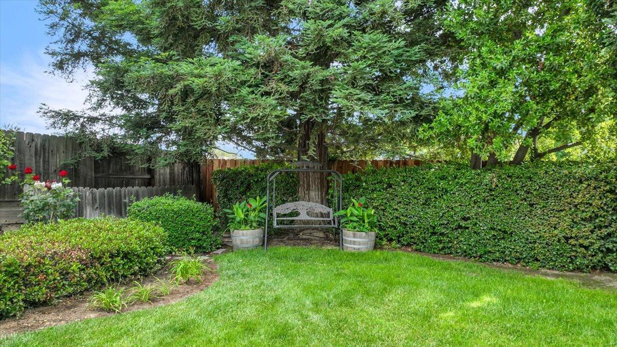 9906 Country Oak Court