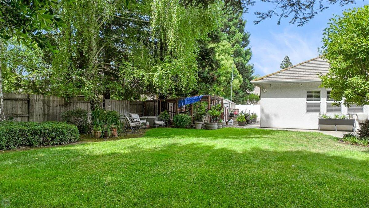 9906 Country Oak Court