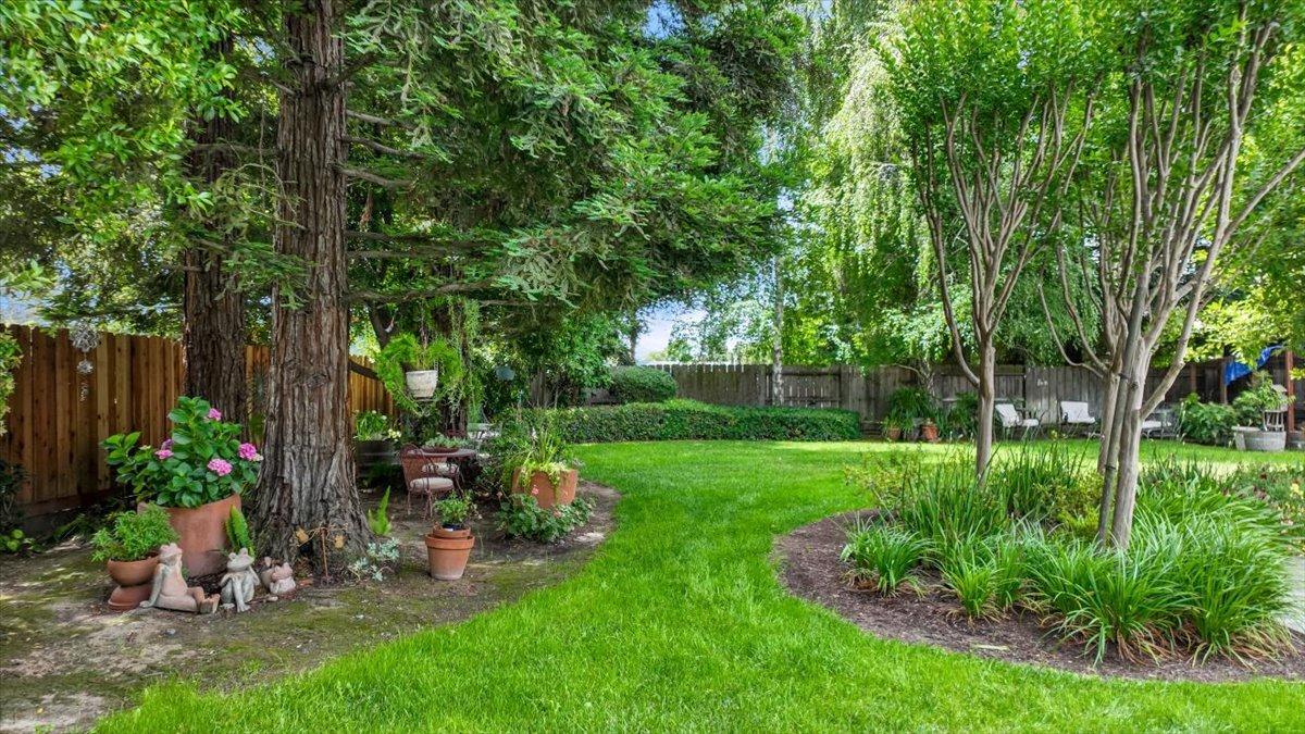 9906 Country Oak Court