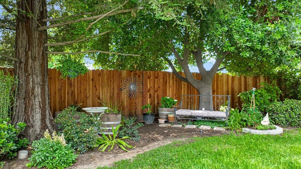 9906 Country Oak Court