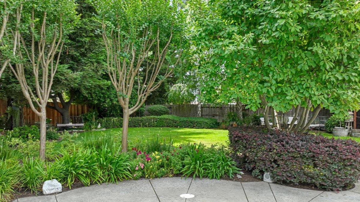 9906 Country Oak Court