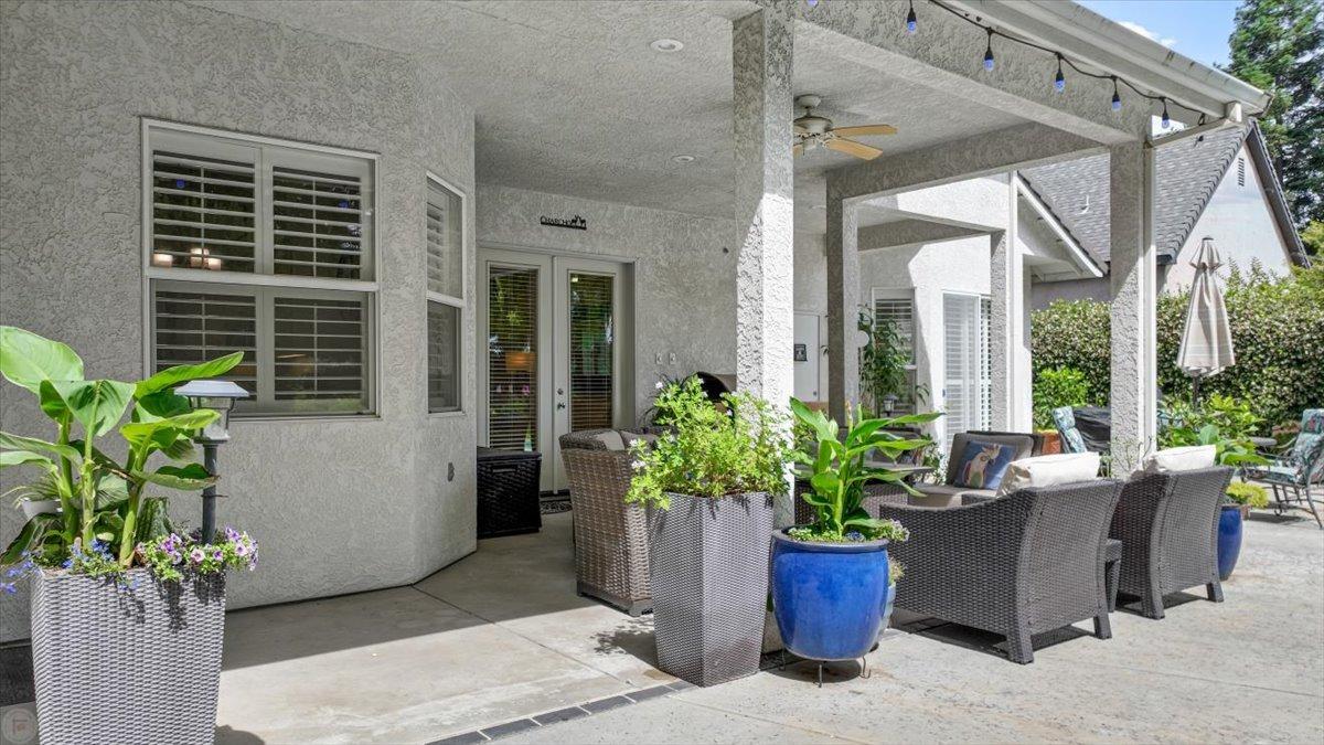 9906 Country Oak Court