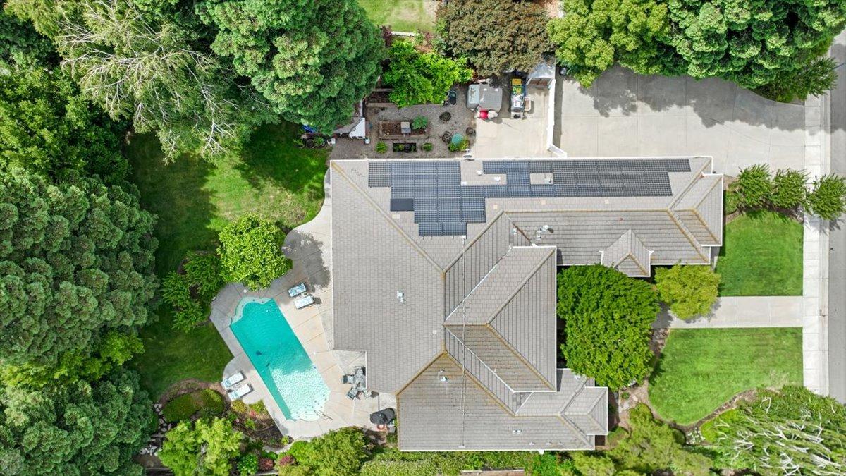 9906 Country Oak Court