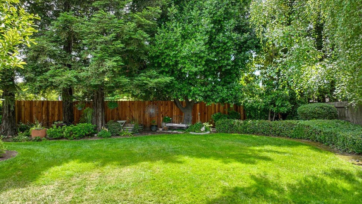 9906 Country Oak Court