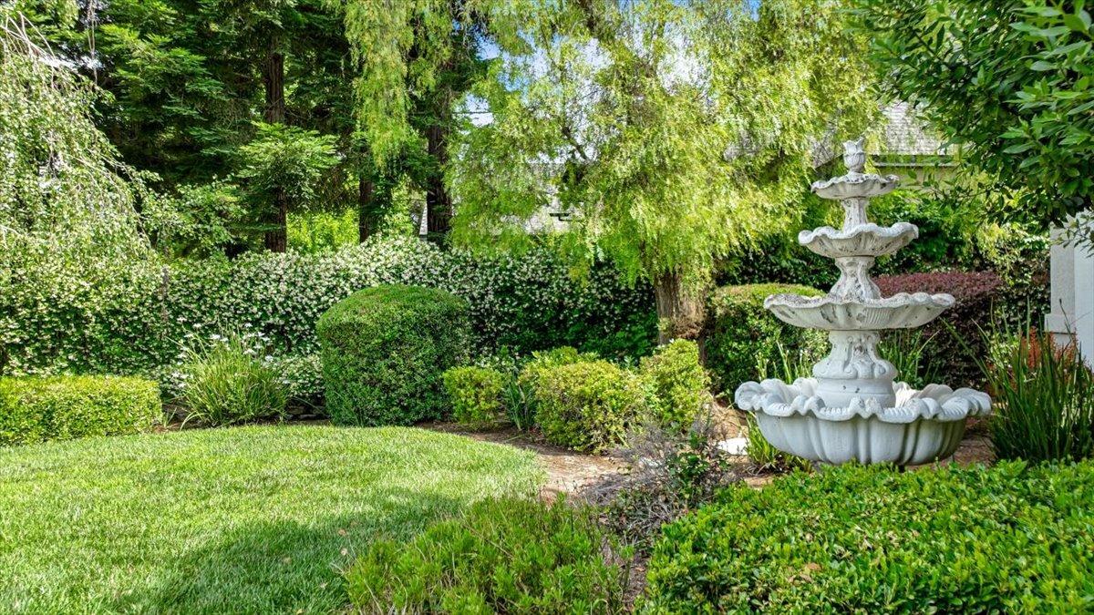 9906 Country Oak Court