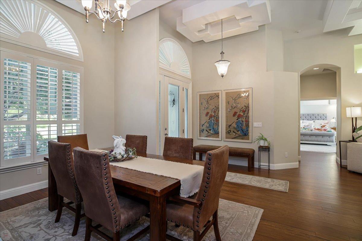 9906 Country Oak Court