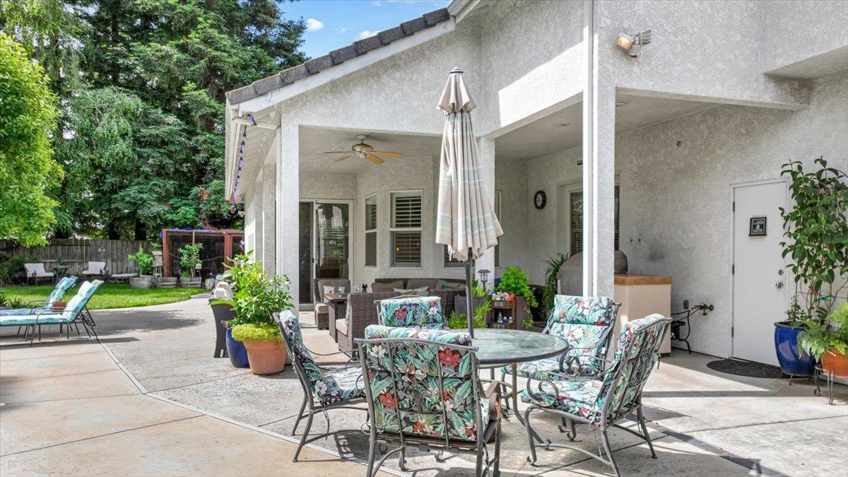 9906 Country Oak Court