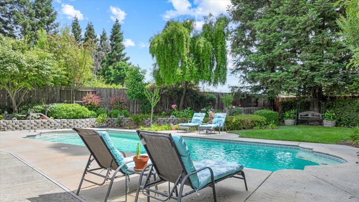 9906 Country Oak Court