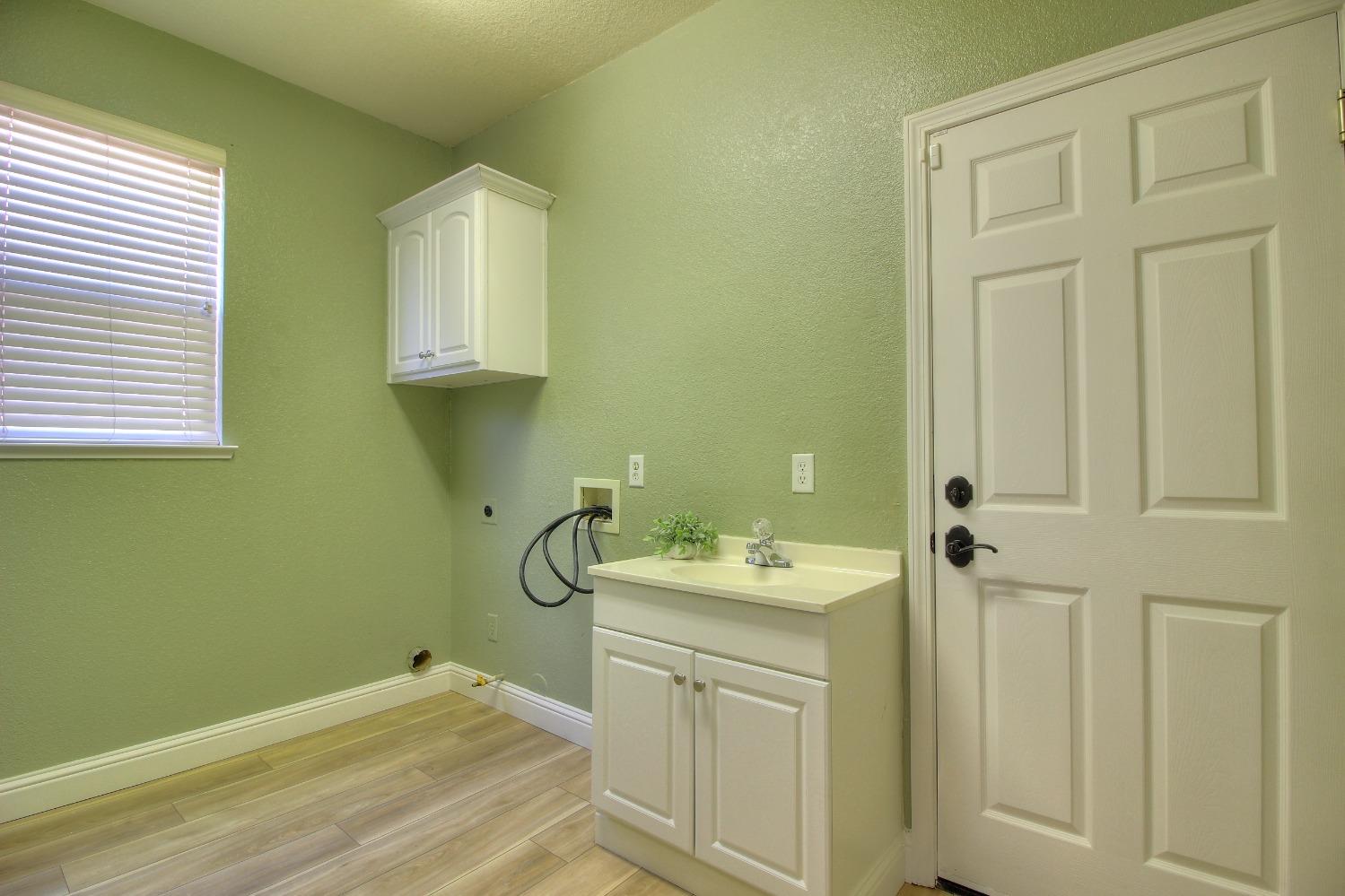 4337 Peninsula Drive