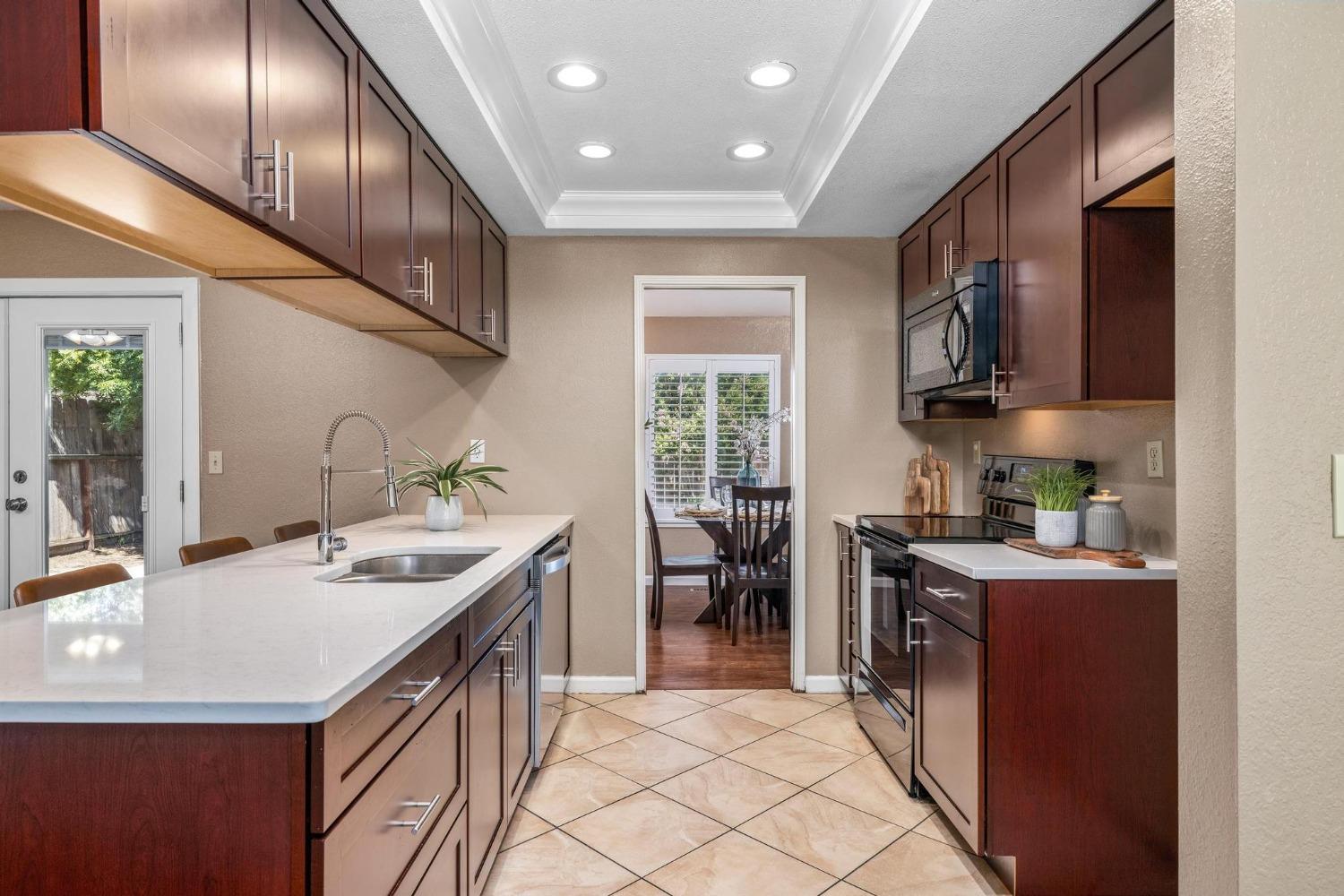 3721 Chippewa Street