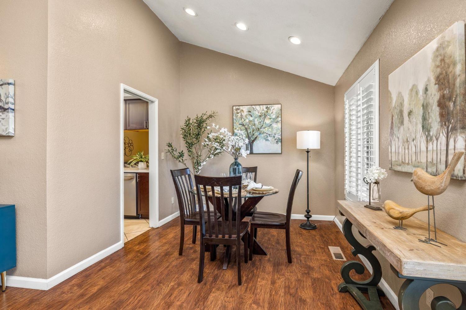 3721 Chippewa Street