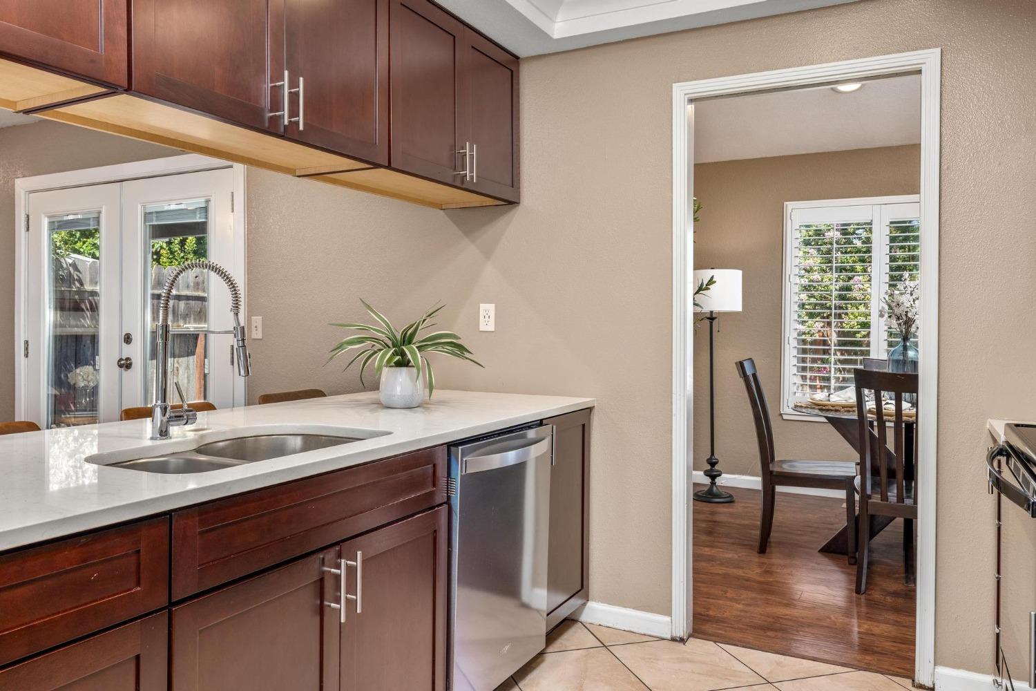 3721 Chippewa Street