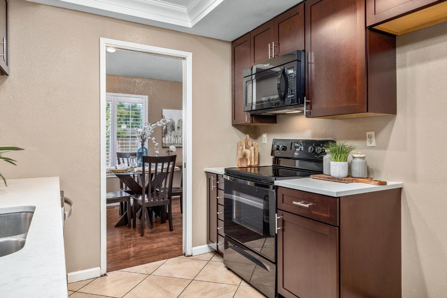 3721 Chippewa Street