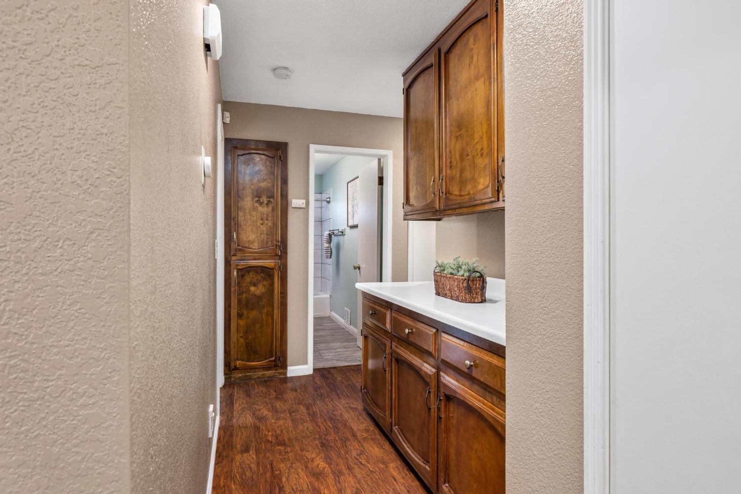 3721 Chippewa Street