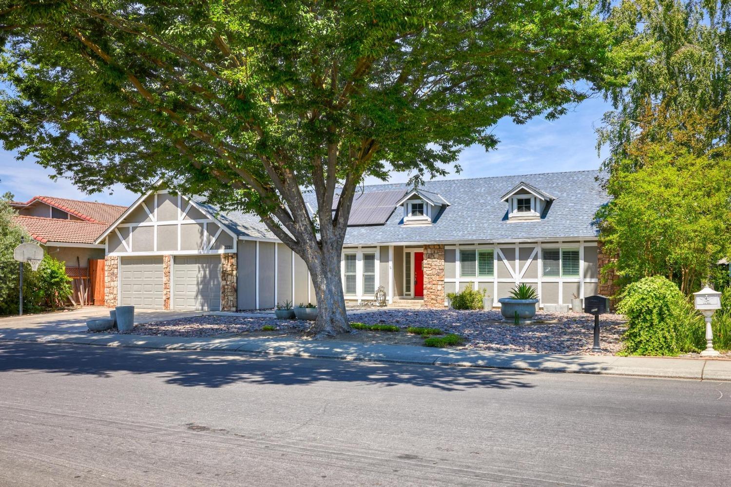 3721 Chippewa Street