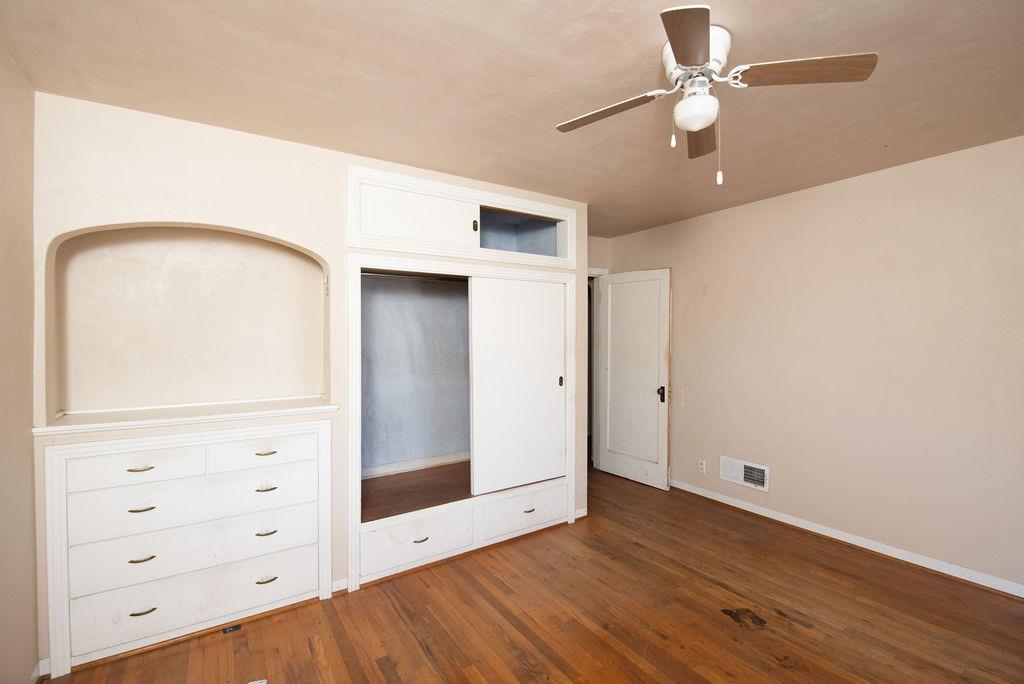 260 E Las Palmas Avenue