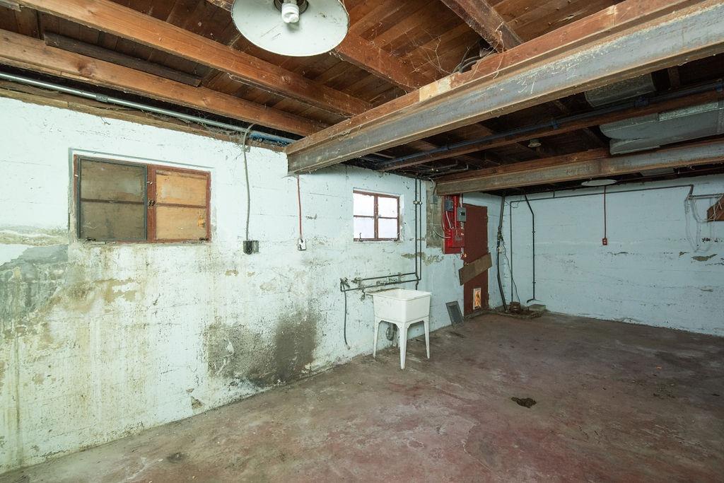 260 E Las Palmas Avenue