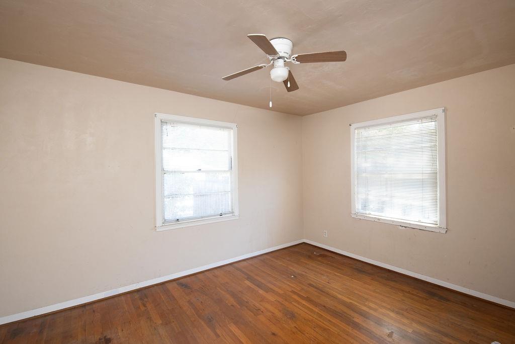 260 E Las Palmas Avenue