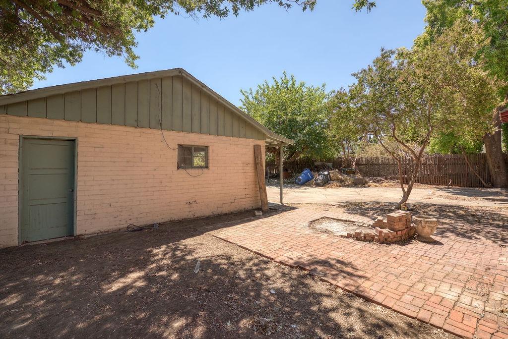 260 E Las Palmas Avenue