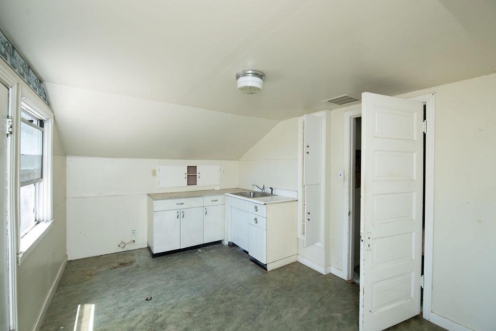 260 E Las Palmas Avenue