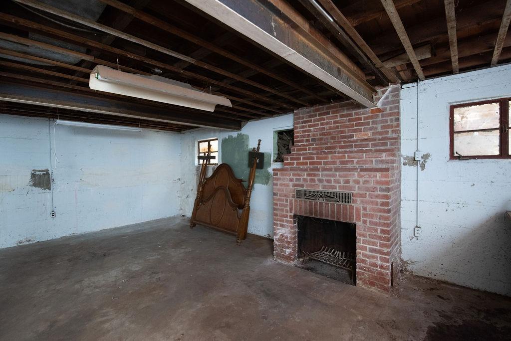 260 E Las Palmas Avenue