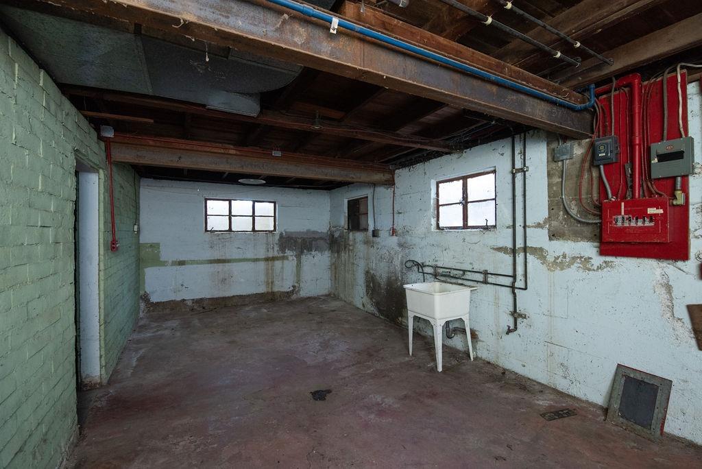 260 E Las Palmas Avenue